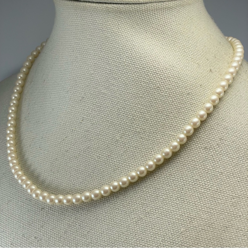 Vintage Avon Off White Glass Pearl Beaded Gold Tone Spring Clasp Necklace Bridal - Picture 4 of 8